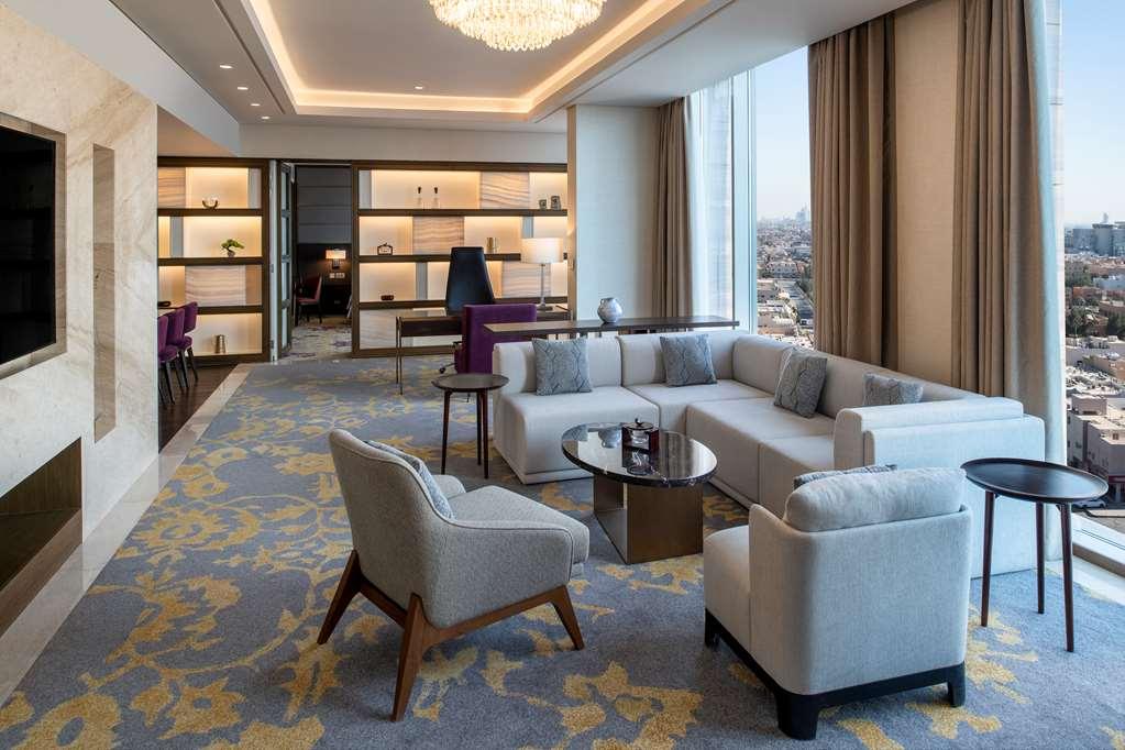 Doubletree Suites By Hilton - Riyadh Financial District Riade Quarto foto