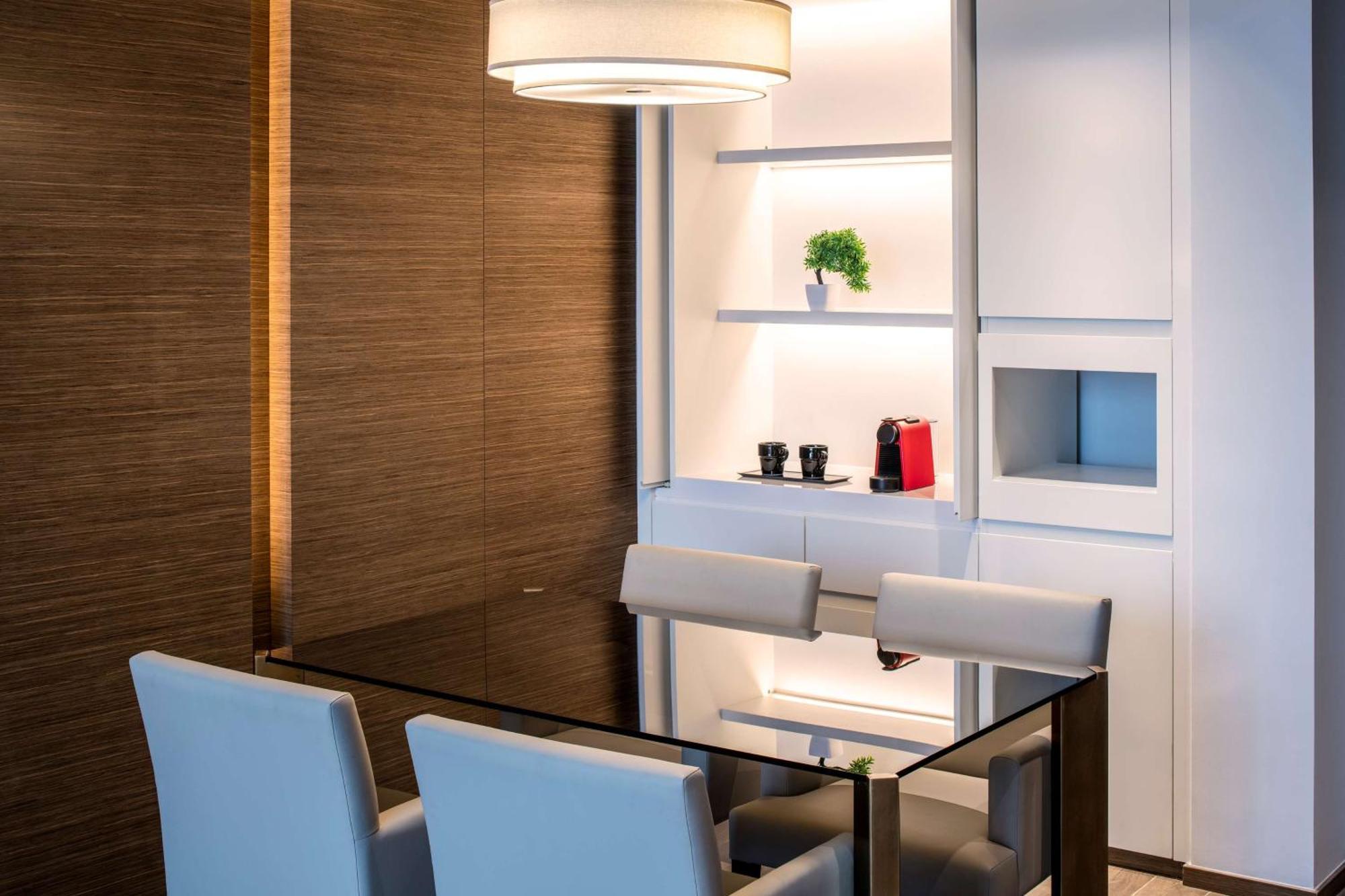 Doubletree Suites By Hilton - Riyadh Financial District Riade Exterior foto
